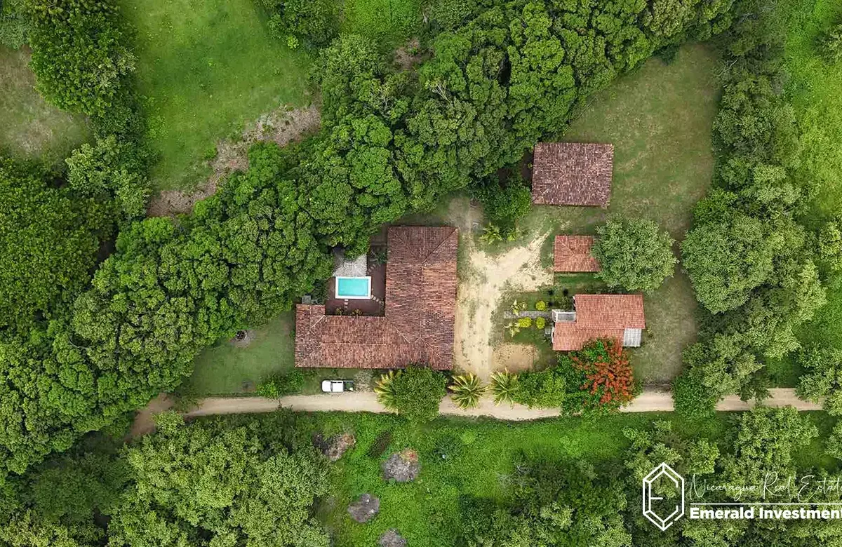 Multi-Unit Compound Near Surf in Popoyo - L2 surf house